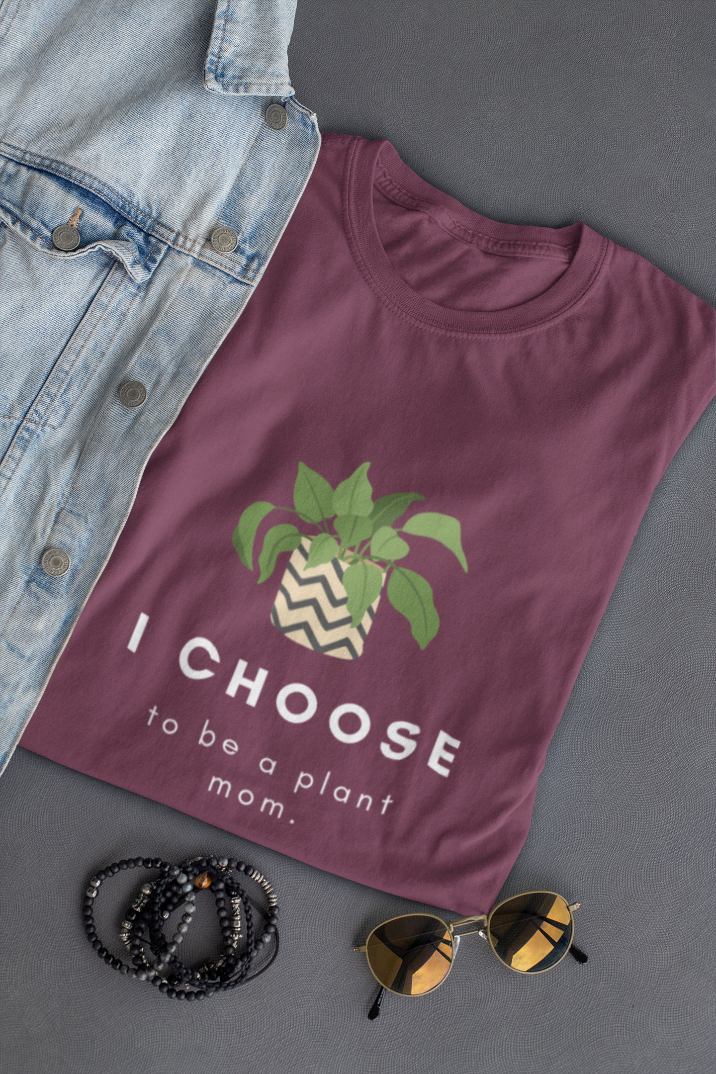 Plant Mom T-Shirt, Graphic Tee for Plant Lovers, Cute Botanical Shirt, Women's Casual Gardening Top, I Choose to be a Plant Mom Tee